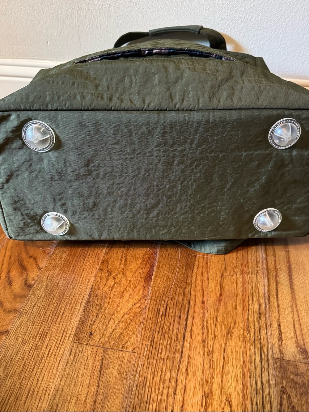 Lug Aerial Tote in Olive with “love” embroidery - Picture 3 of 6